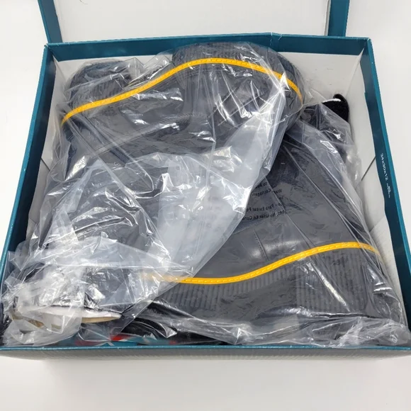 Aerosoles Boots size 8 - Picture 6 of 7